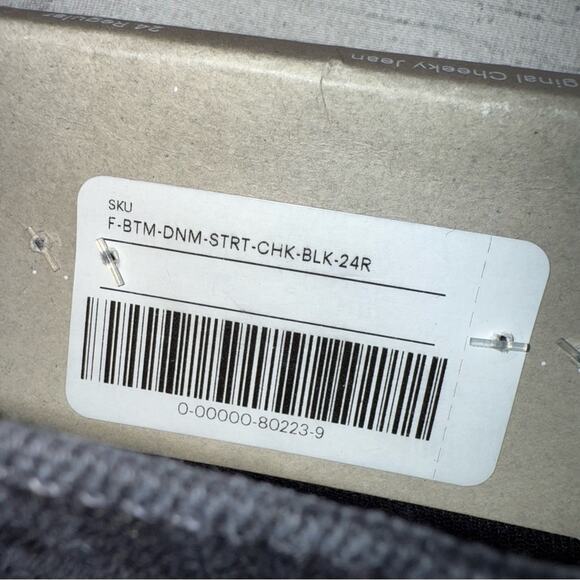 Everlane NWT Women's The Original Cheeky Jean with Stretch  Black Denim Size 24 - Picture 7 of 10